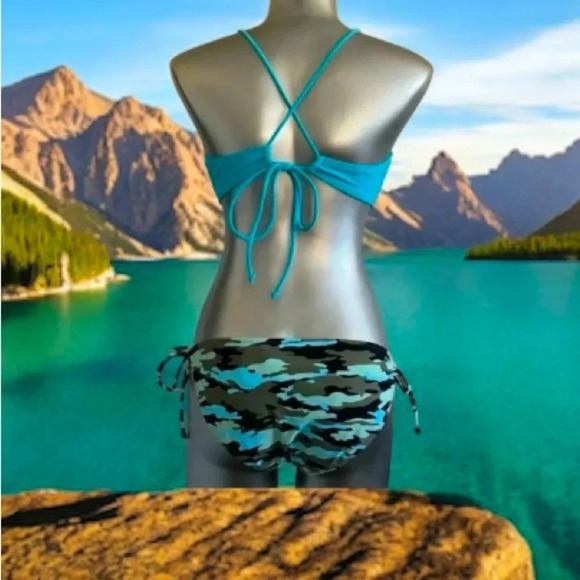 FREE 🆕➕size Swimsuit  String Bikini Bottoms - Picture 1 of 16